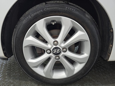 1.2 Premium SE Hatchback 5dr Petrol Manual Euro 6 (87 ps)
