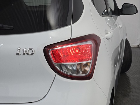 1.2 Premium SE Hatchback 5dr Petrol Manual Euro 6 (87 ps)