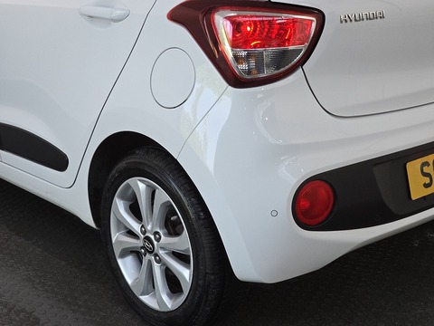 1.2 Premium SE Hatchback 5dr Petrol Manual Euro 6 (87 ps)