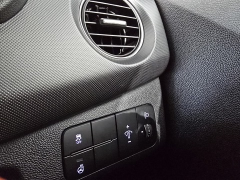 1.2 Premium SE Hatchback 5dr Petrol Manual Euro 6 (87 ps)