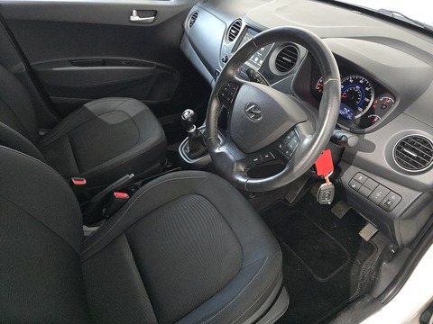 1.2 Premium SE Hatchback 5dr Petrol Manual Euro 6 (87 ps)