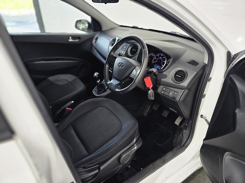 1.2 Premium SE Hatchback 5dr Petrol Manual Euro 6 (87 ps)