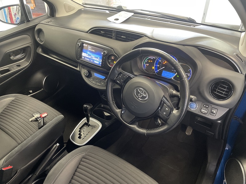 Toyota Yaris VVT-h Excel - U75693