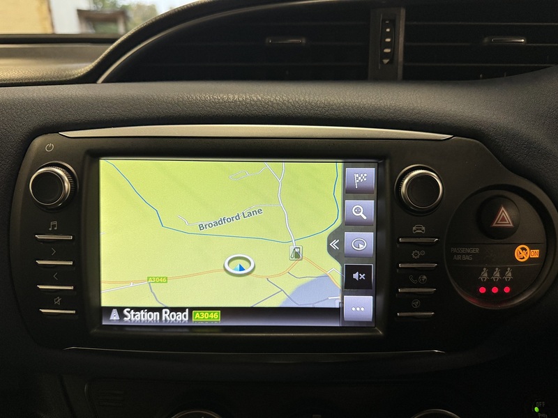 Toyota Yaris VVT-i Blue Bi-Tone - U75719