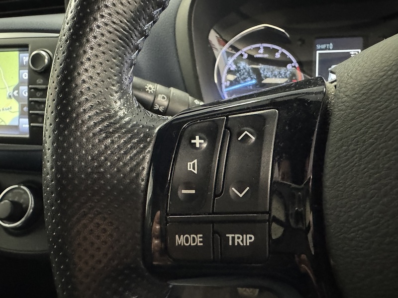 Toyota Yaris VVT-i Blue Bi-Tone - U75719