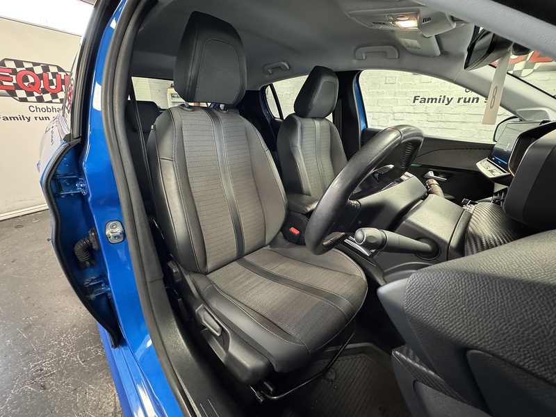 Peugeot 208 PureTech Allure Premium - U75726