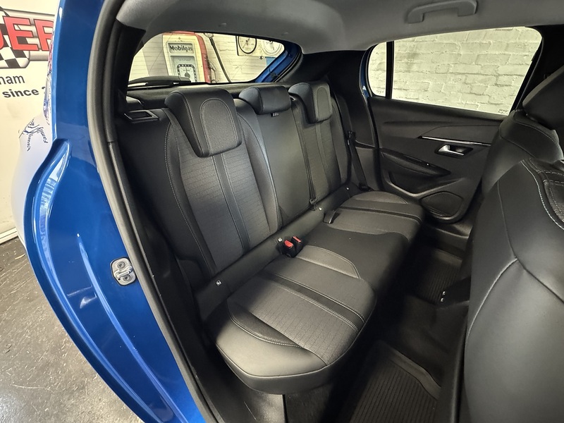 Peugeot 208 PureTech Allure Premium - U75726