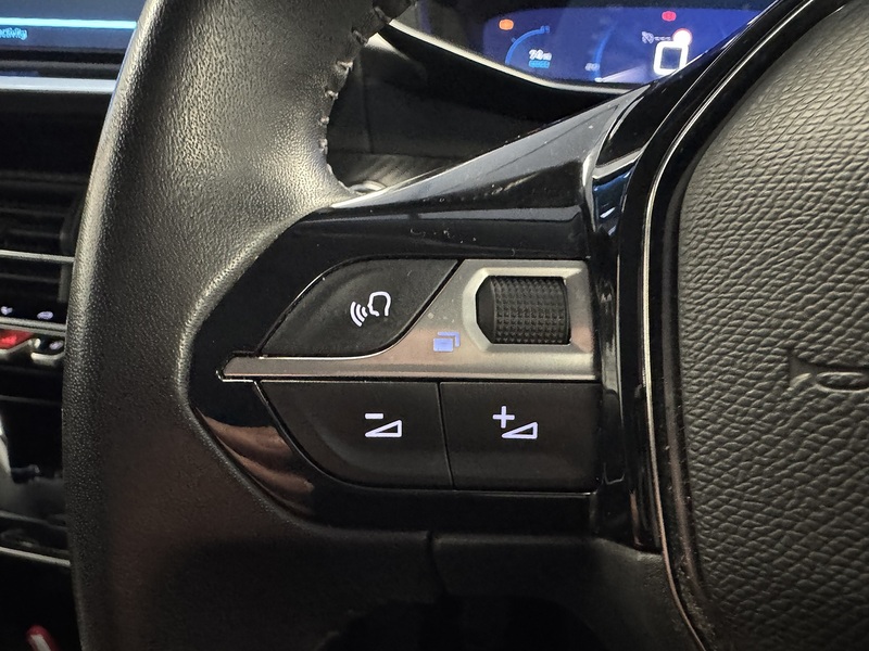 Peugeot 208 PureTech Allure Premium - U75726