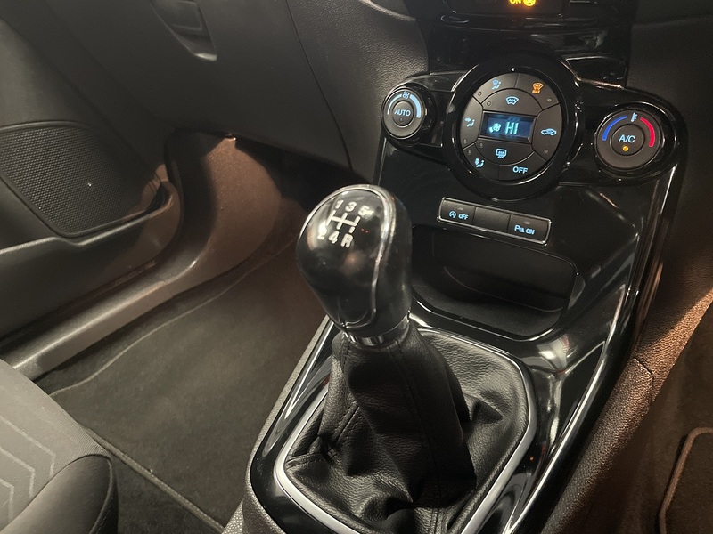 Ford Fiesta T EcoBoost Titanium - U75747