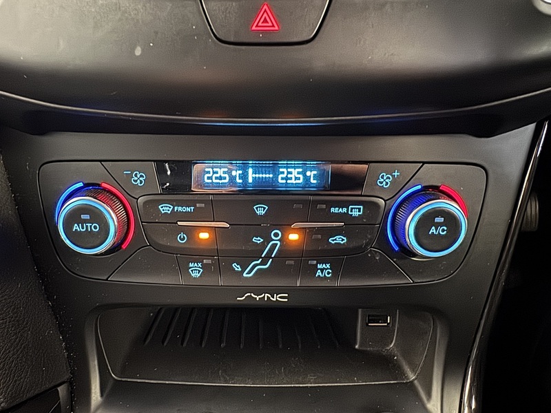 Ford Focus T EcoBoost Titanium - U75753