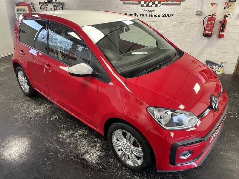 Volkswagen up! High up! - U75762