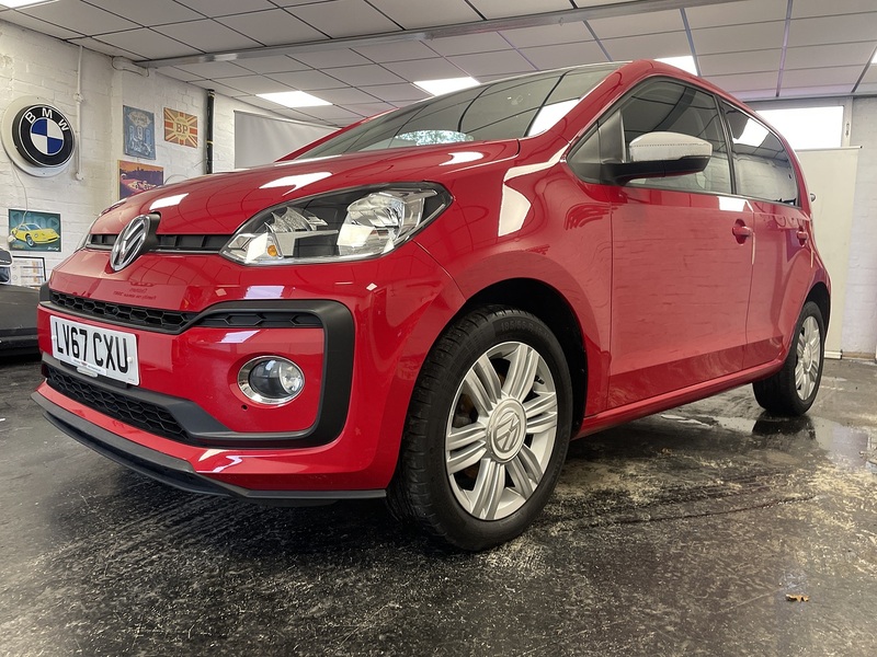 Volkswagen up! High up! - U75762