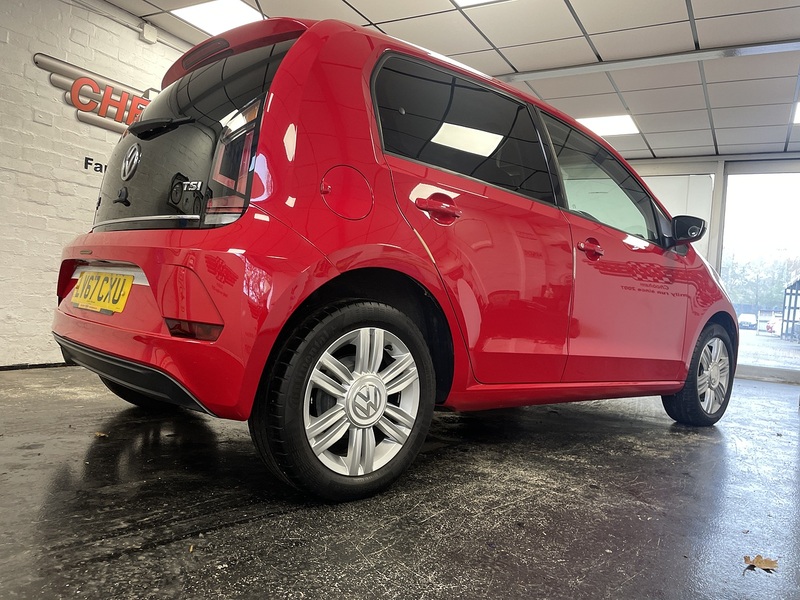 Volkswagen up! High up! - U75762