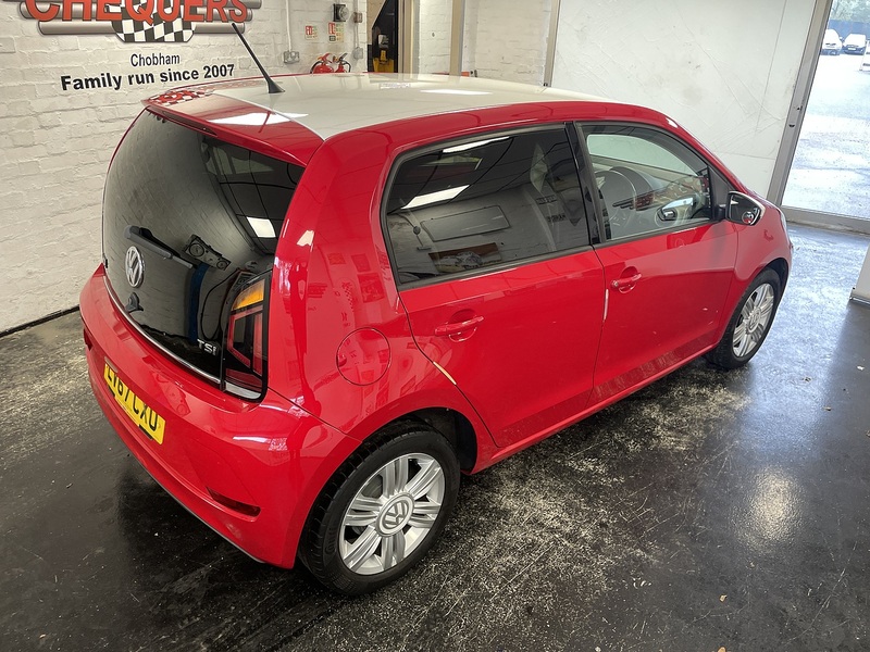 Volkswagen up! High up! - U75762