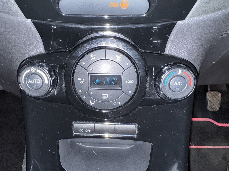 Ford Fiesta T EcoBoost Titanium - U75791