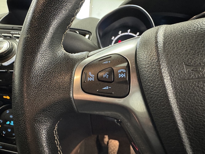 Ford Fiesta T EcoBoost Titanium - U75791