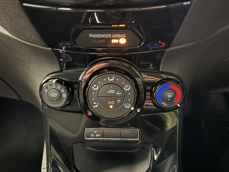 Ford Fiesta Zetec - U75816