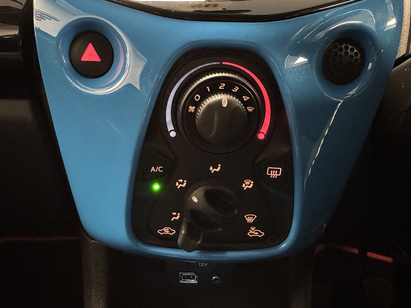 Toyota AYGO VVT-i x-cite - U75824