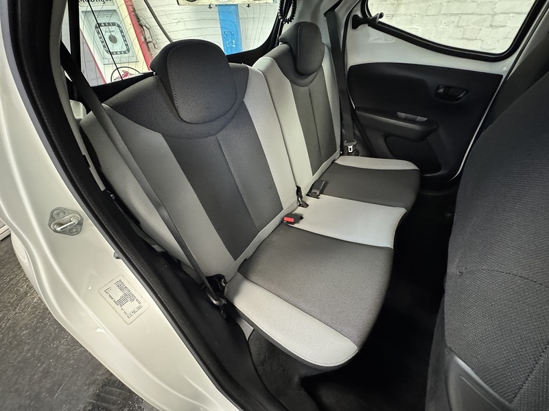 Toyota AYGO VVT-i x-play - U75851