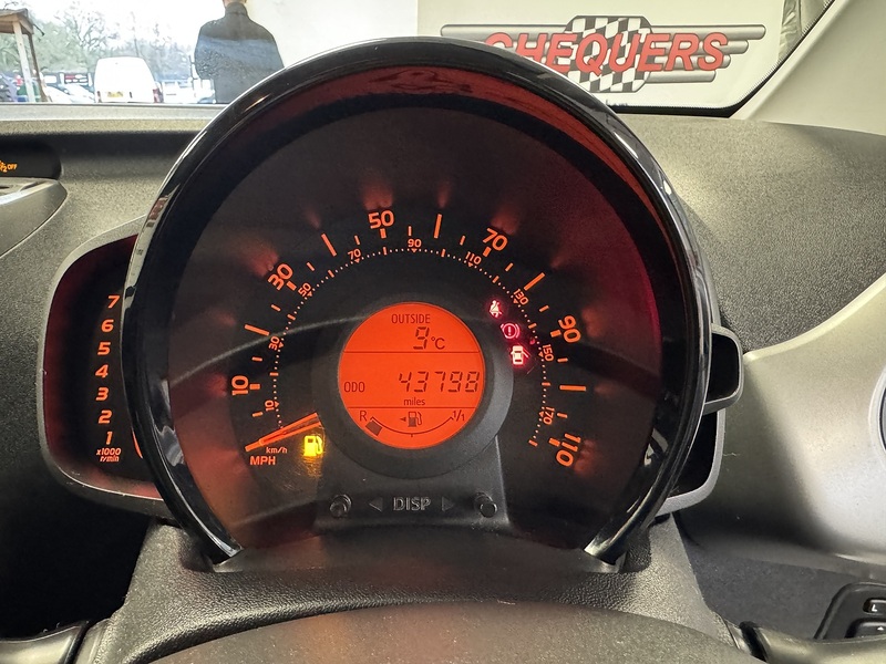 Toyota AYGO VVT-i x-play - U75851