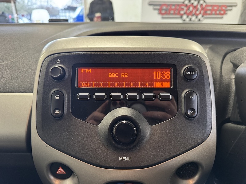 Toyota AYGO VVT-i x-play - U75851