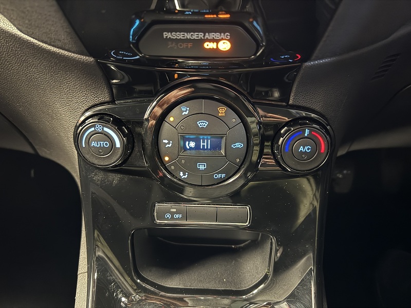 Ford Fiesta T EcoBoost Titanium - U75879