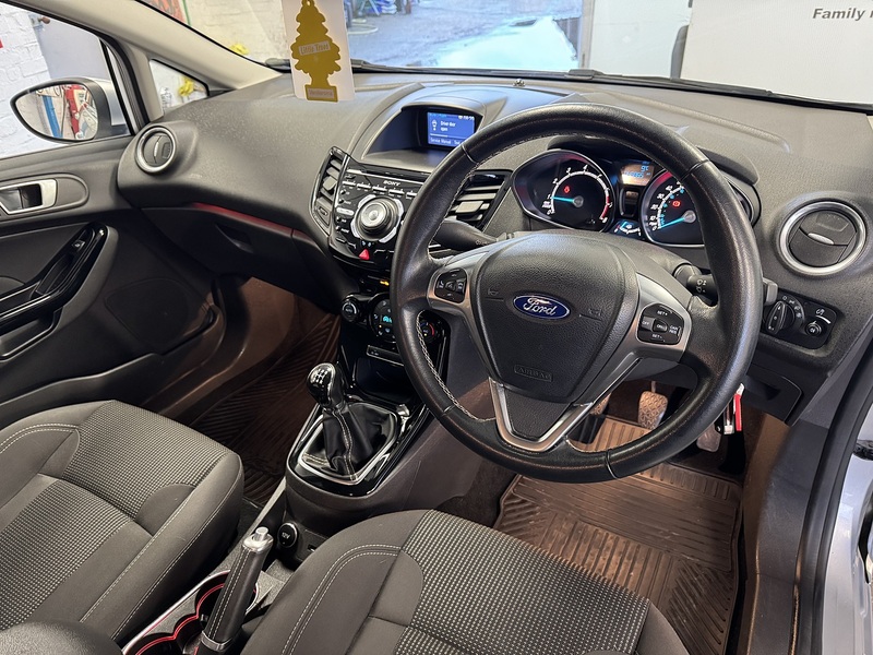 Ford Fiesta T EcoBoost Titanium - U75886