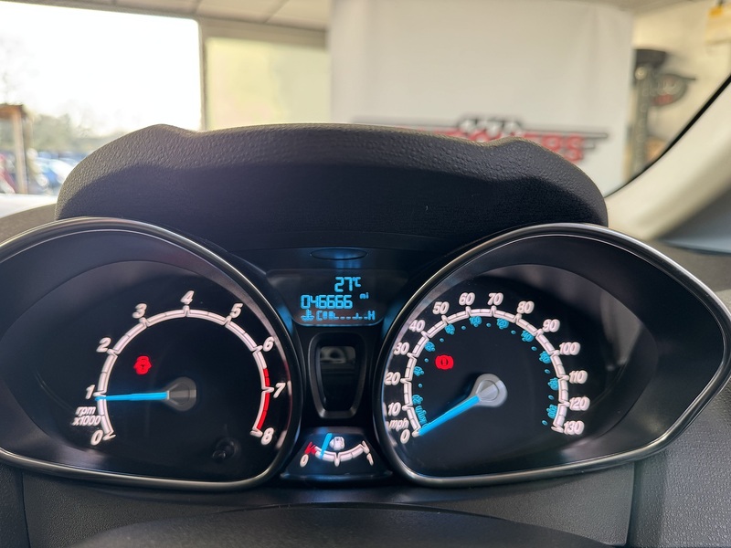 Ford Fiesta T EcoBoost Titanium - U75926