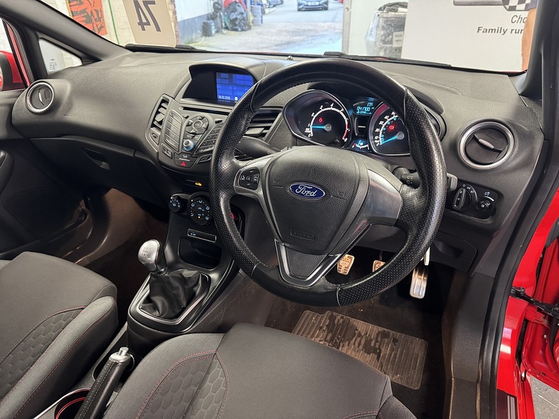 Ford Fiesta T EcoBoost ST-Line - U75928