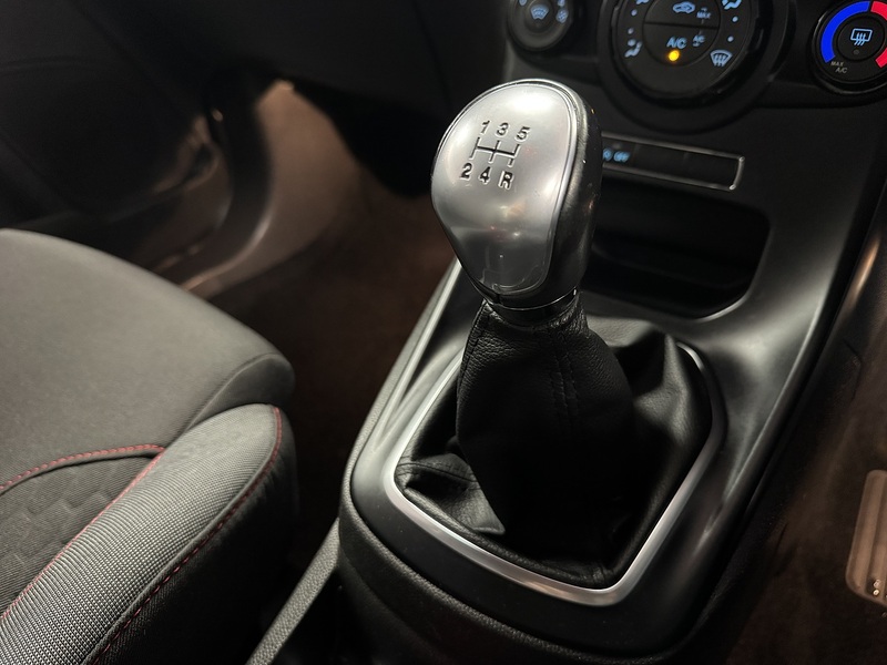 Ford Fiesta T EcoBoost ST-Line - U75928