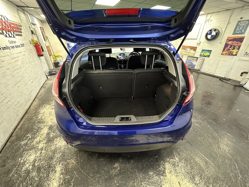 Ford Fiesta Titanium - U75939