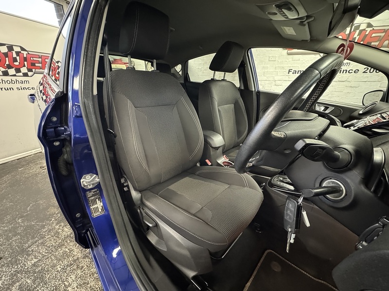 Ford Fiesta Titanium - U75939