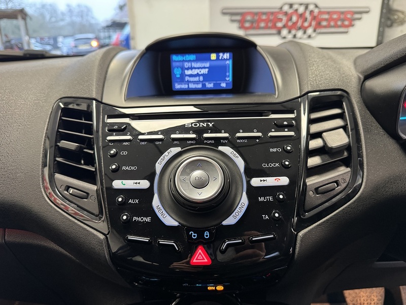 Ford Fiesta Titanium - U75939