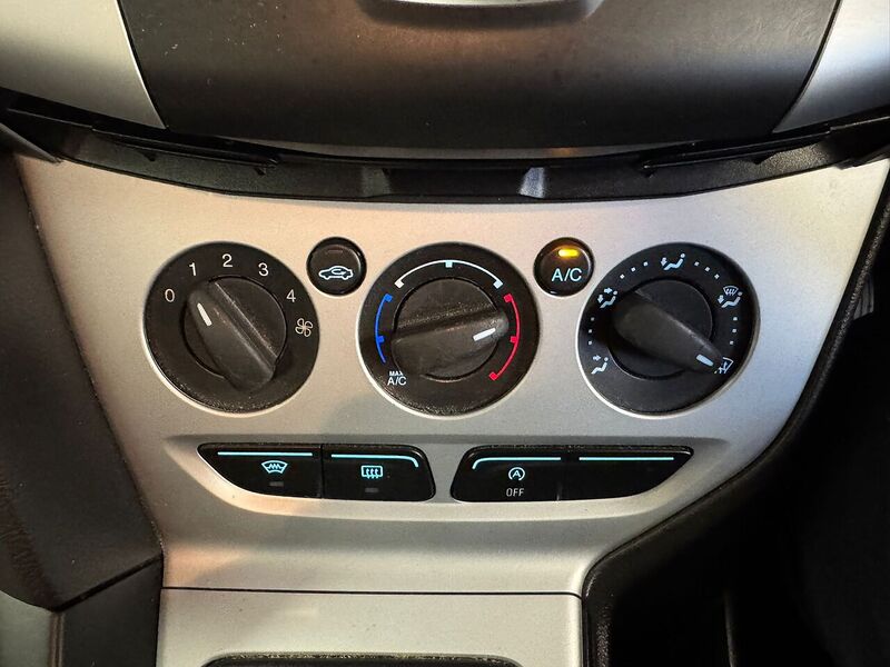 Ford Focus T EcoBoost Zetec - U75945