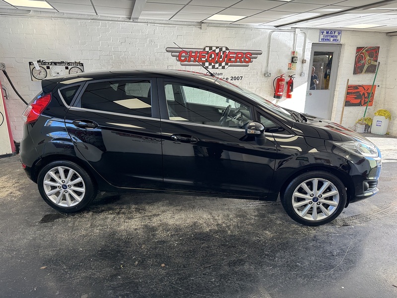Ford Fiesta T EcoBoost Titanium - U75975