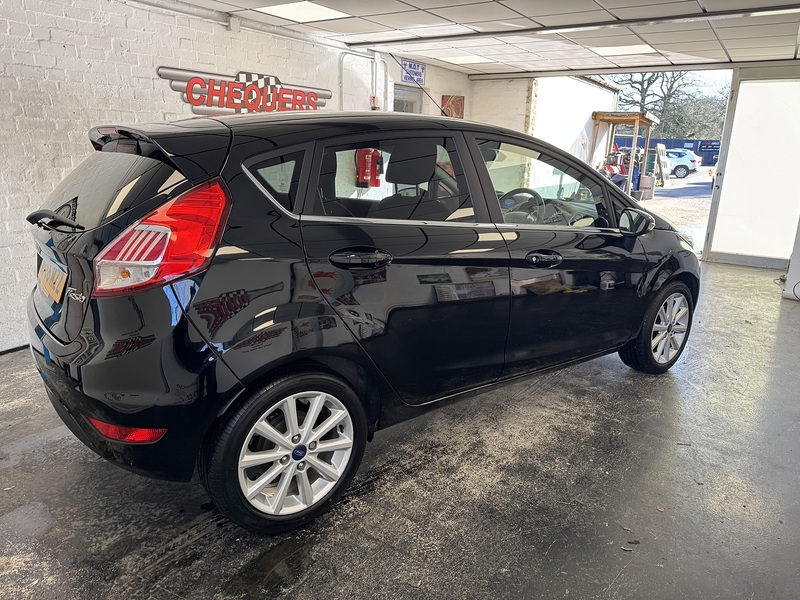 Ford Fiesta T EcoBoost Titanium - U75975