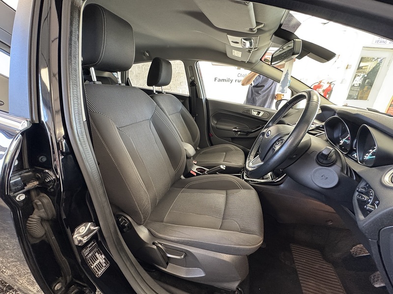 Ford Fiesta T EcoBoost Titanium - U75975