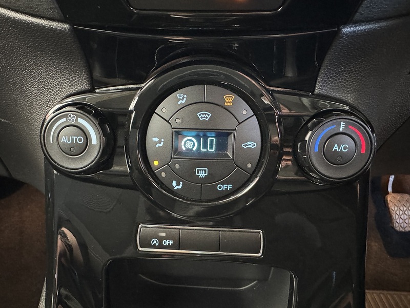Ford Fiesta T EcoBoost Titanium - U75975