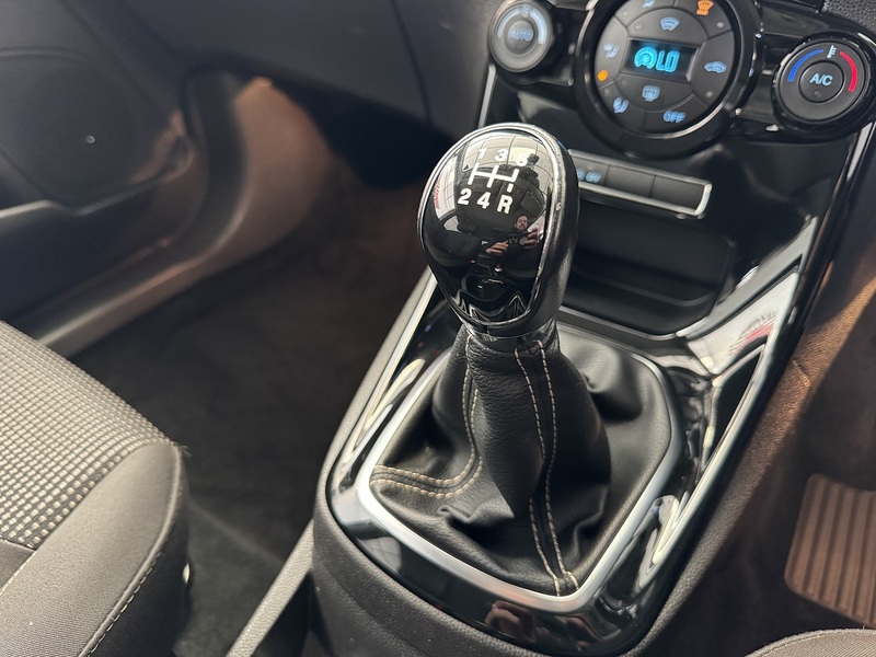 Ford Fiesta T EcoBoost Titanium - U75975