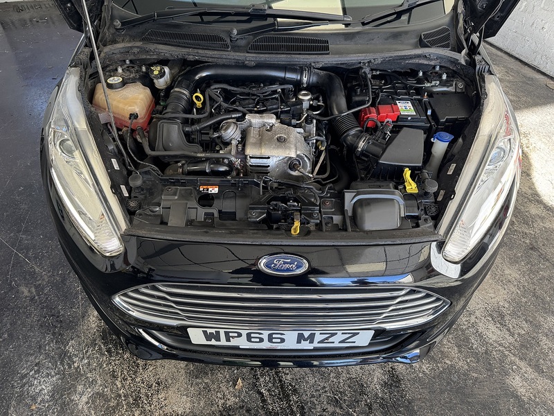 Ford Fiesta T EcoBoost Titanium - U75975