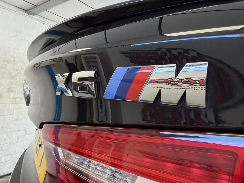 BMW X6 M BiTurbo V8 - U76034