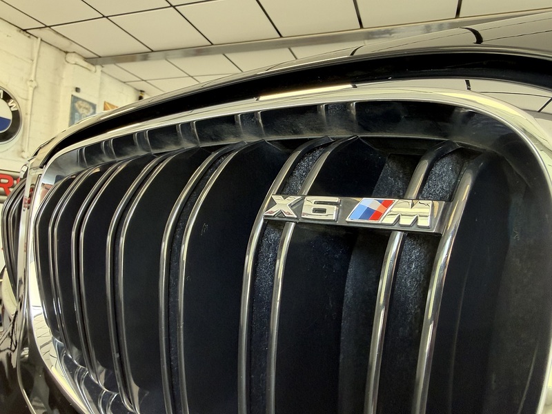 BMW X6 M BiTurbo V8 - U76034