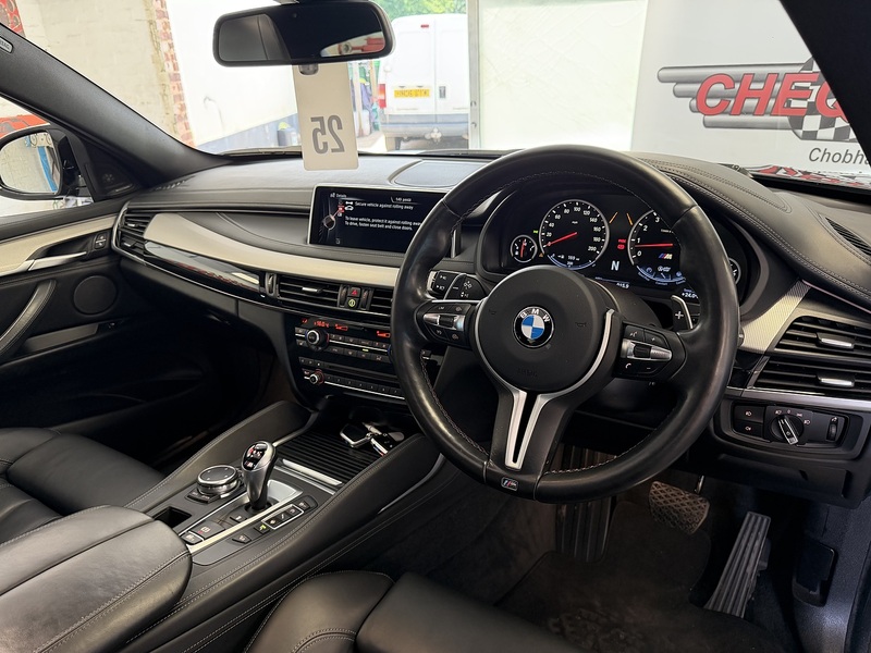 BMW X6 M BiTurbo V8 - U76034