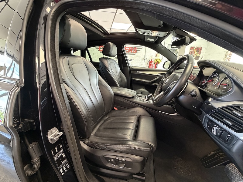 BMW X6 M BiTurbo V8 - U76034