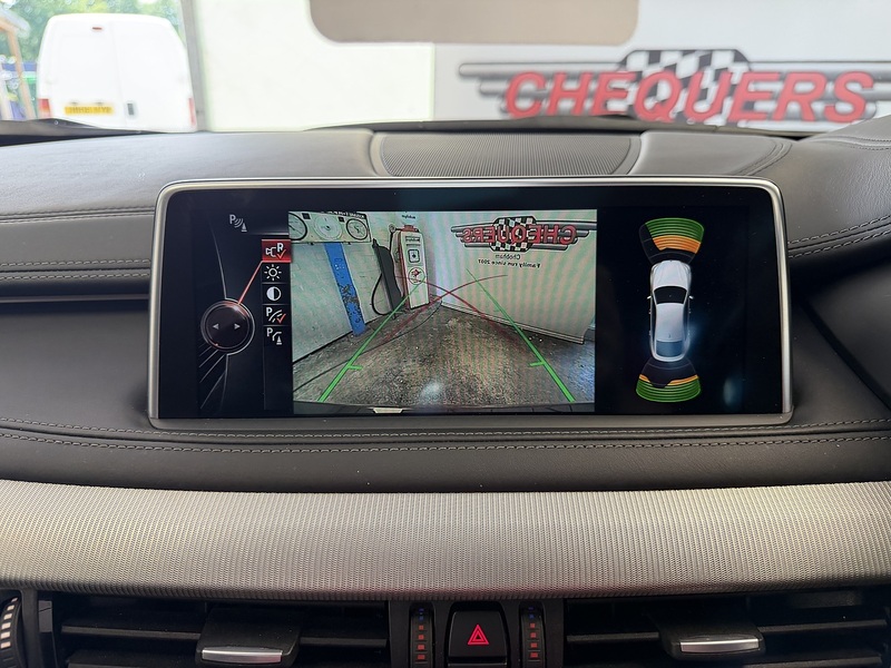 BMW X6 M BiTurbo V8 - U76034