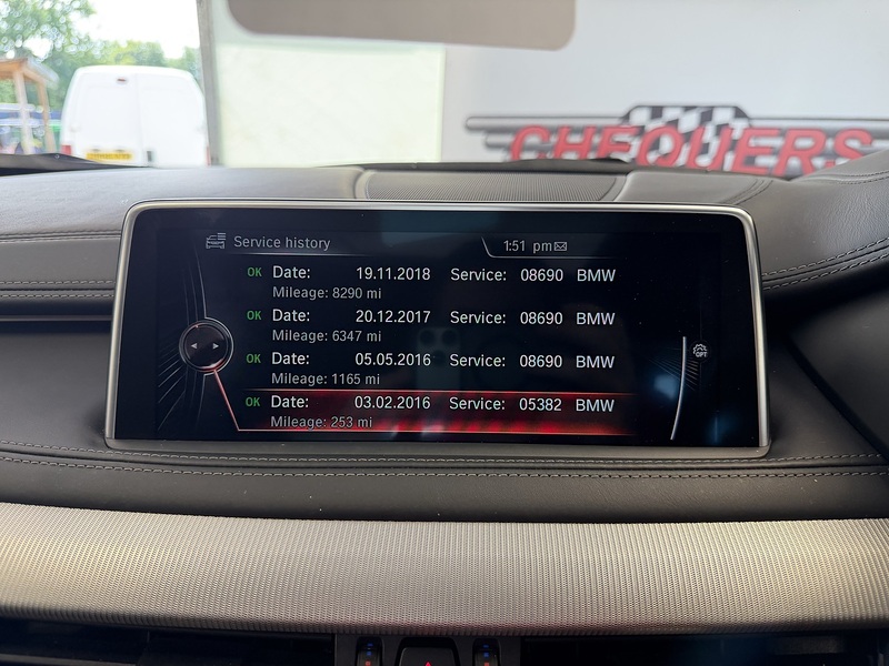 BMW X6 M BiTurbo V8 - U76034