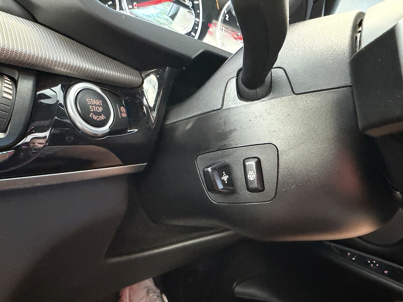 BMW X6 M BiTurbo V8 - U76034