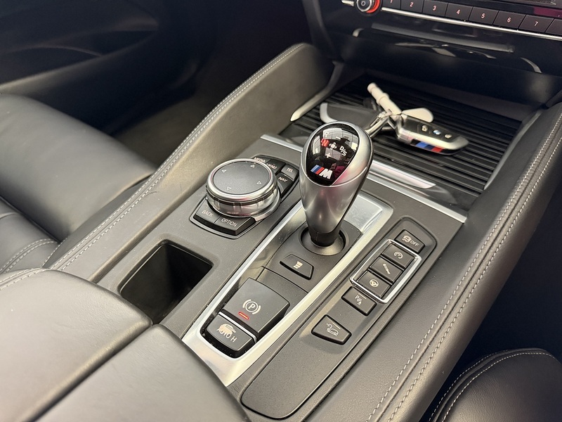 BMW X6 M BiTurbo V8 - U76034