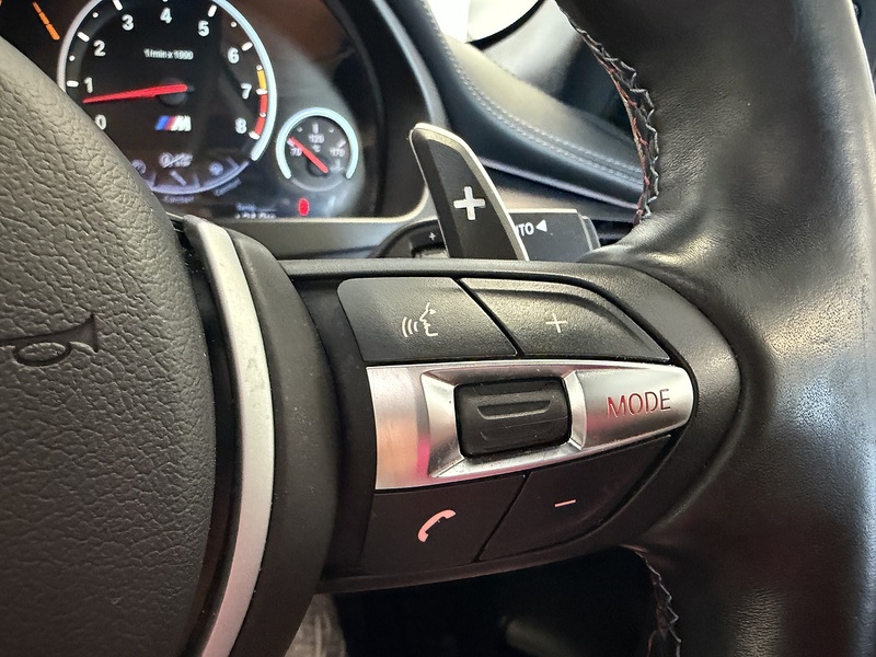 BMW X6 M BiTurbo V8 - U76034