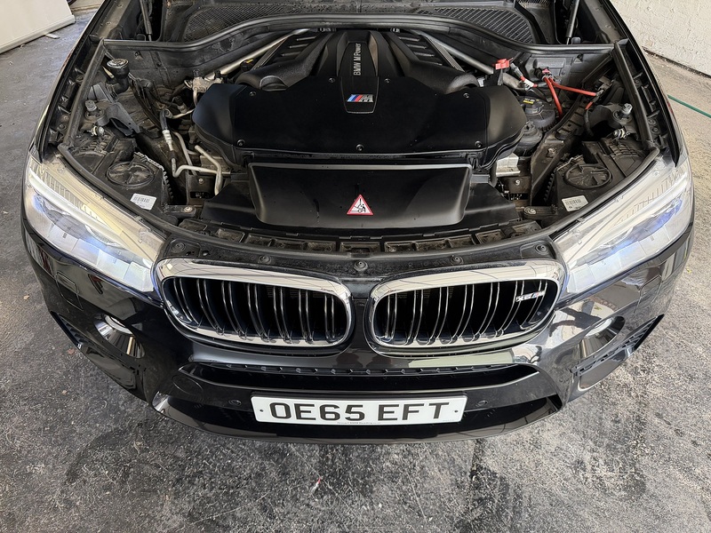 BMW X6 M BiTurbo V8 - U76034
